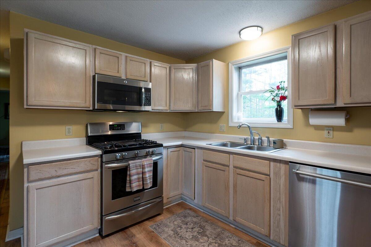 11 Simon Road Waldoboro ME 04572