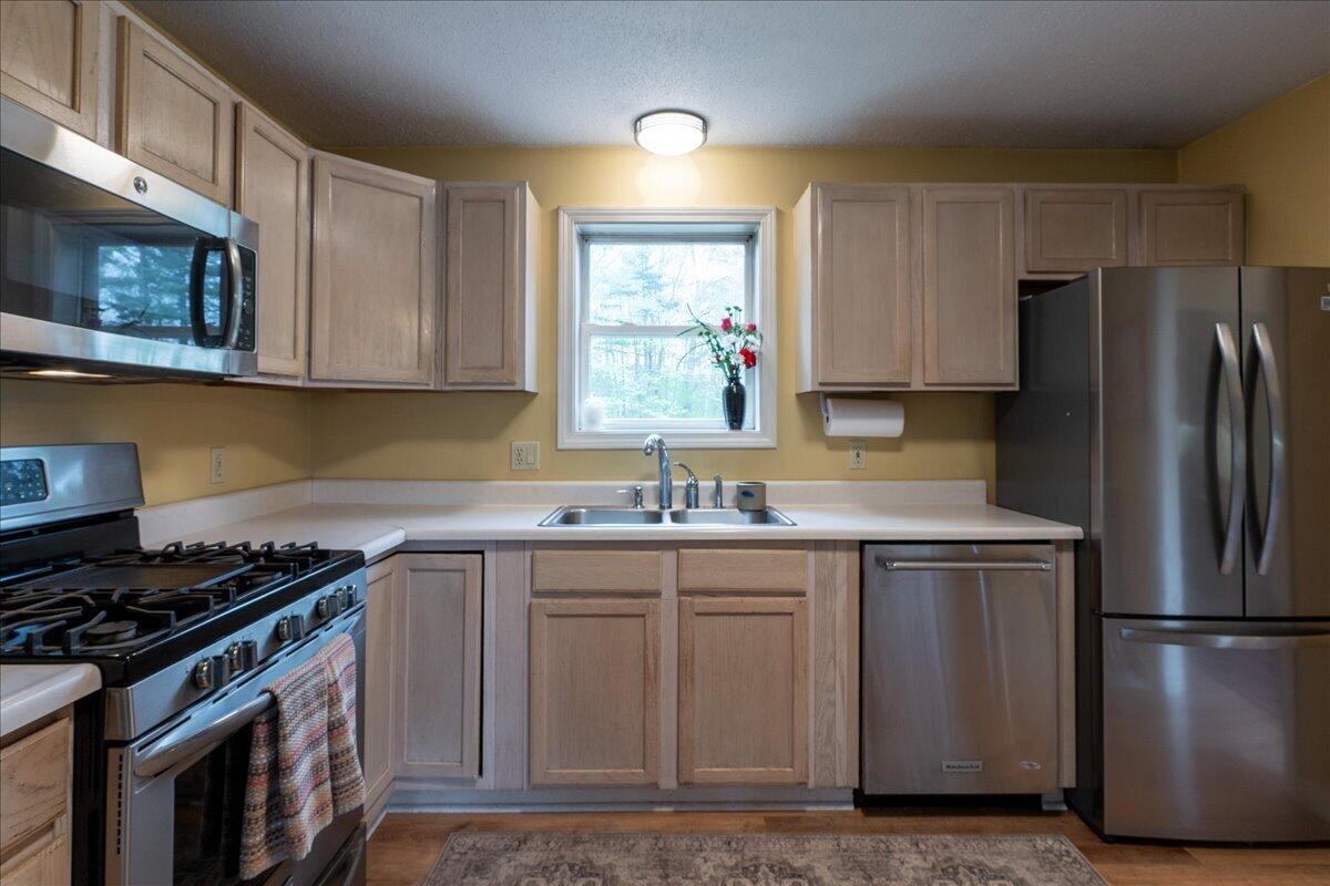 11 Simon Road Waldoboro ME 04572