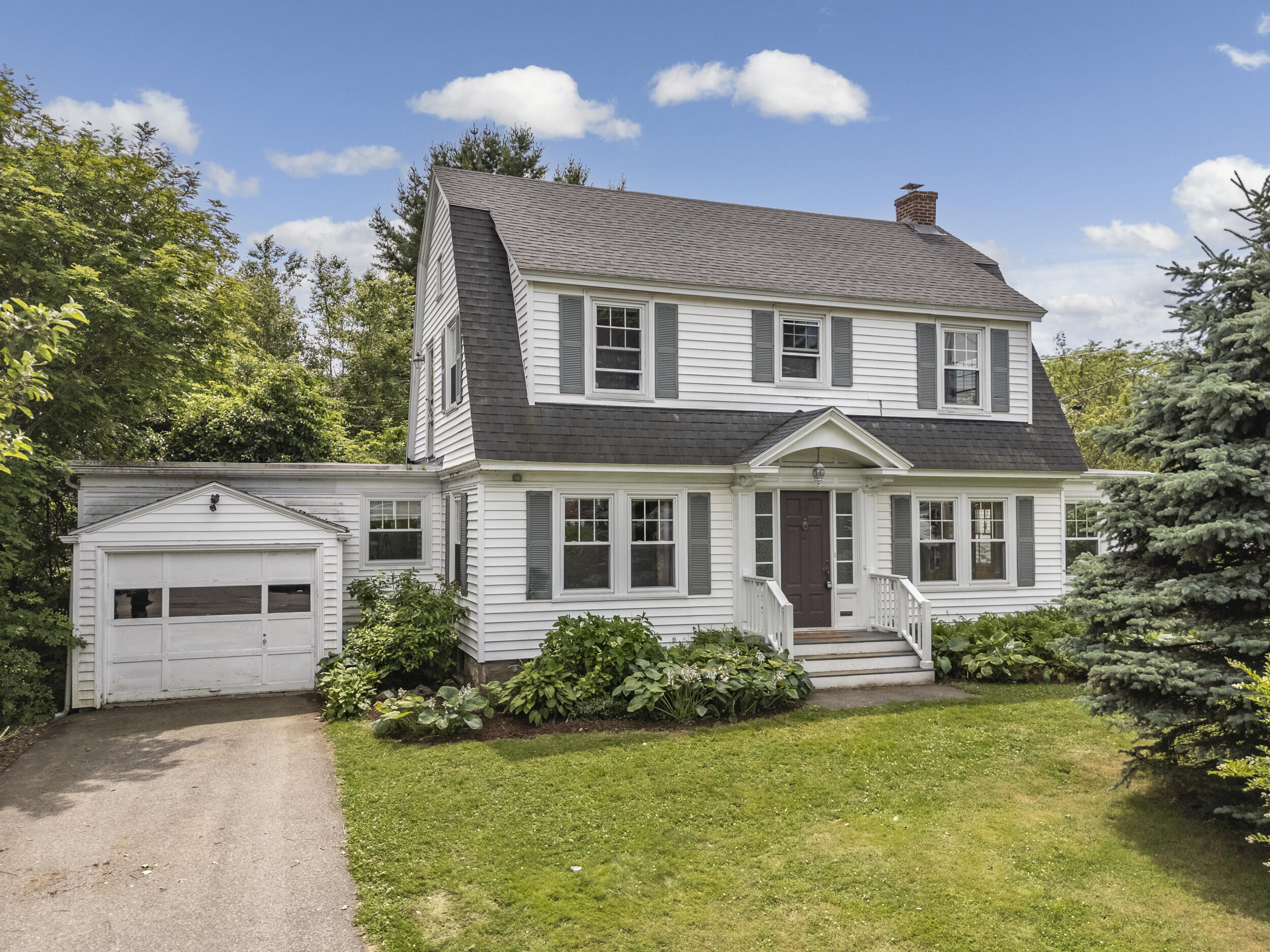 587 Shore Road Cape Elizabeth ME 04107