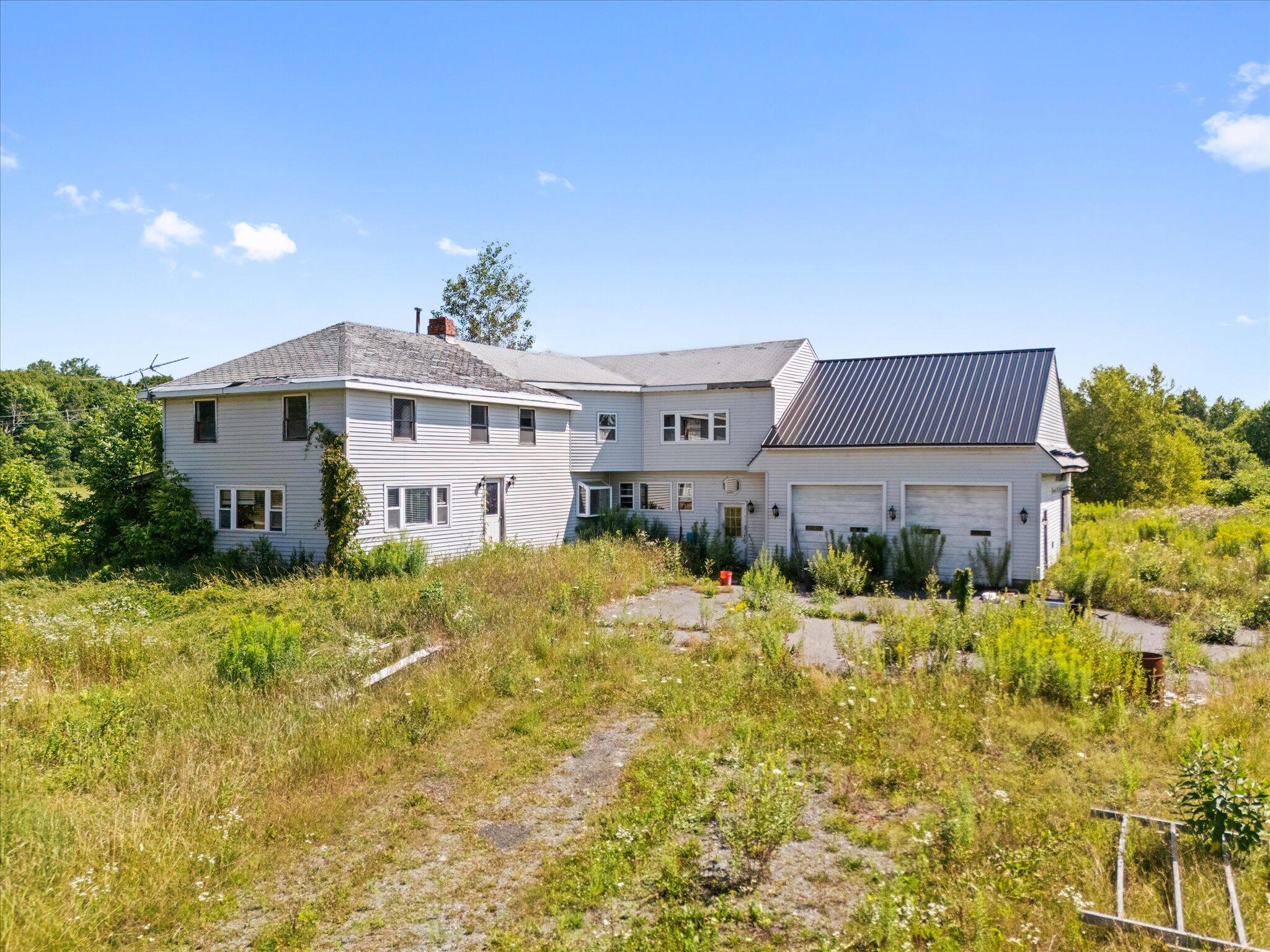 689 Main Road Bradford ME 04410