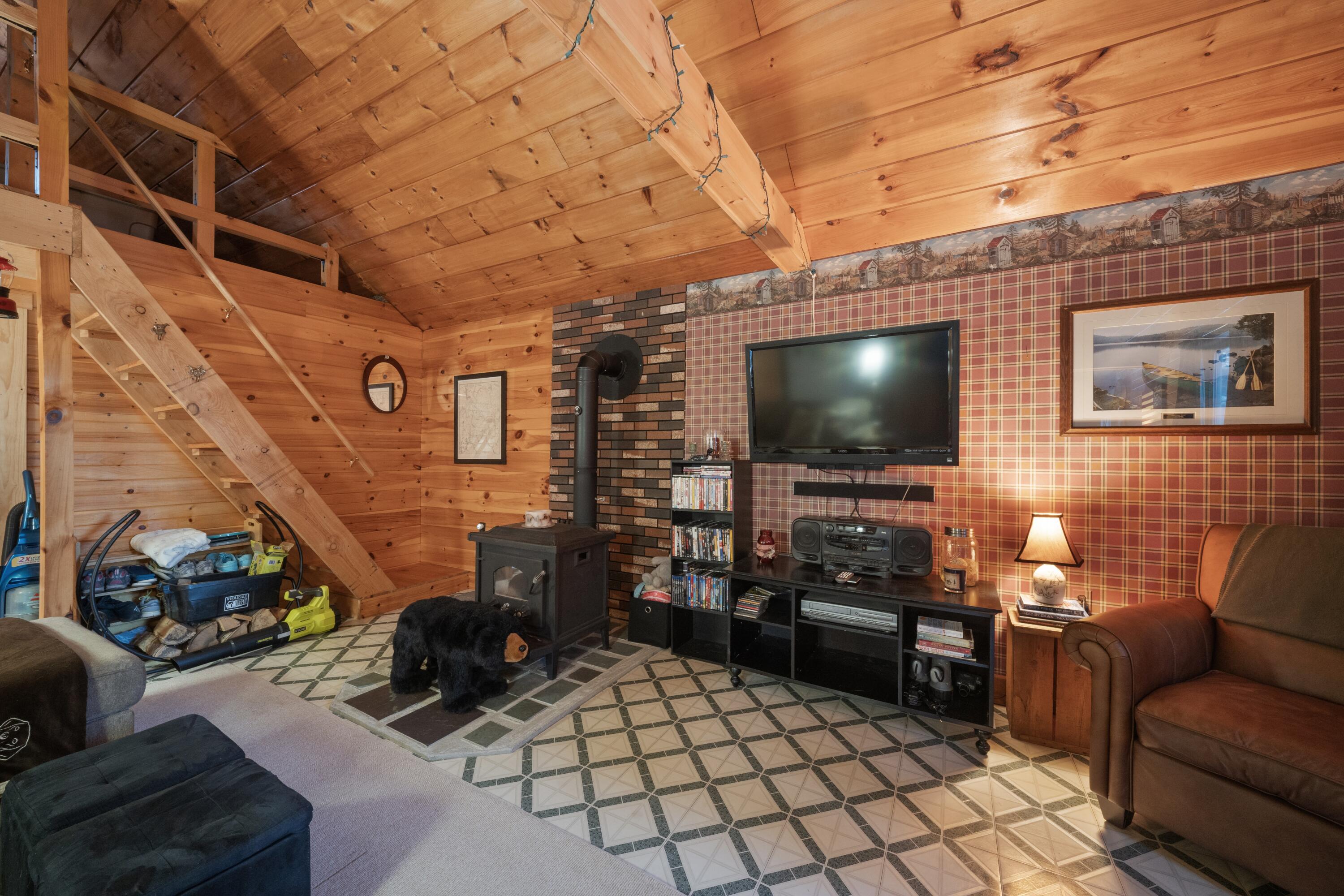 5 Pine Lane Dallas Plt ME 04970