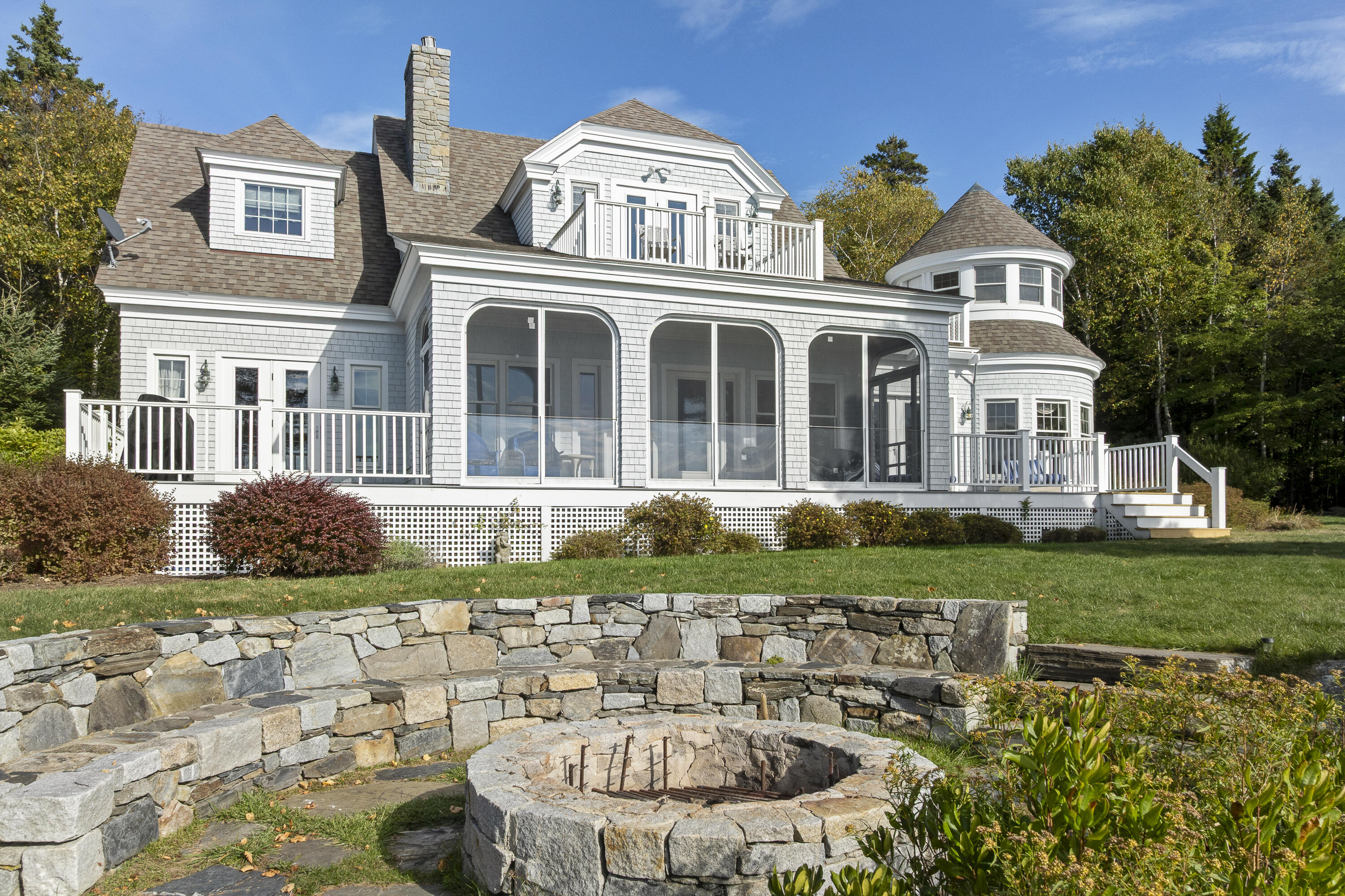 26 Miradon Lane Southport ME 04576