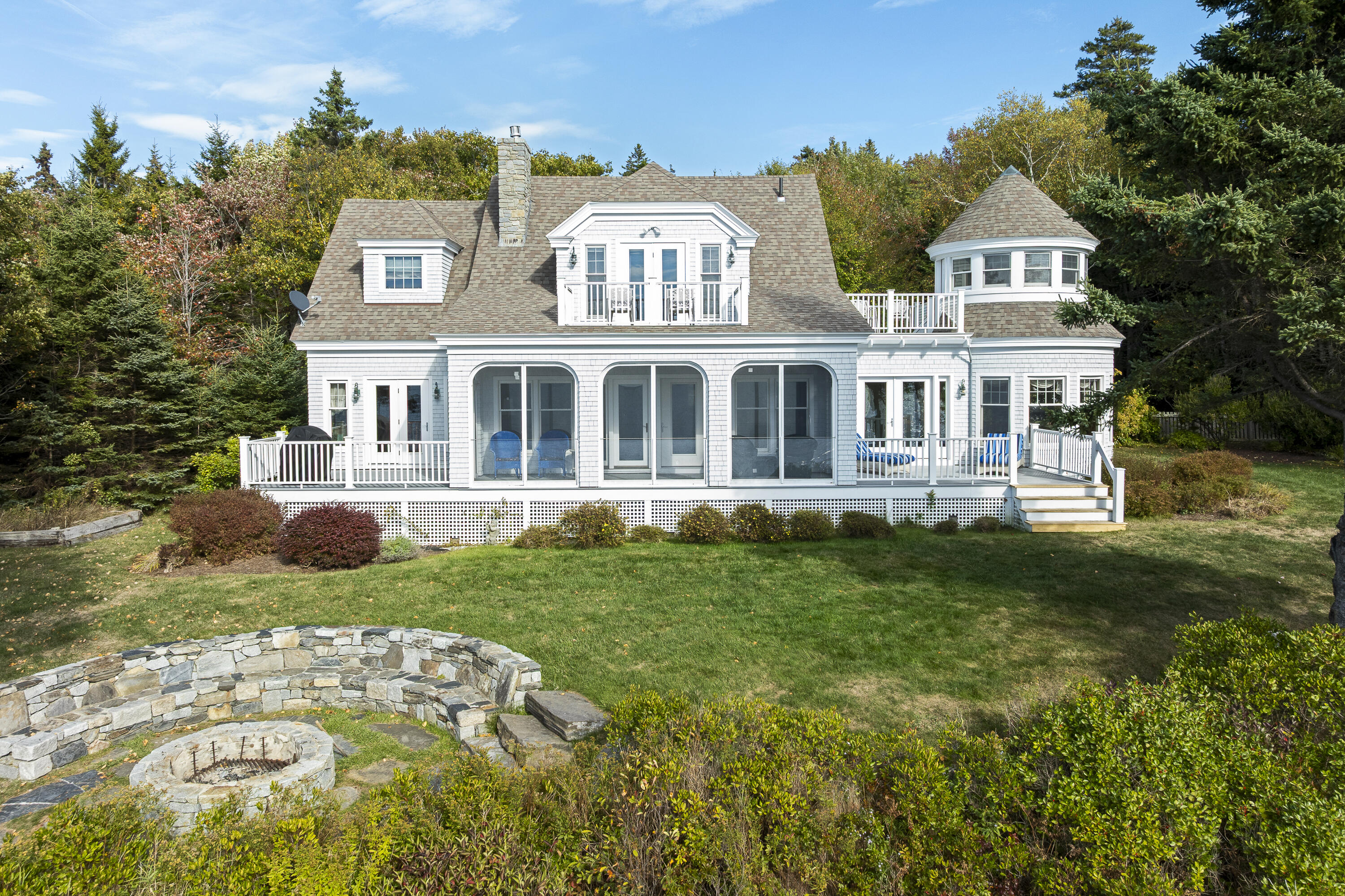 26 Miradon Lane Southport ME 04576