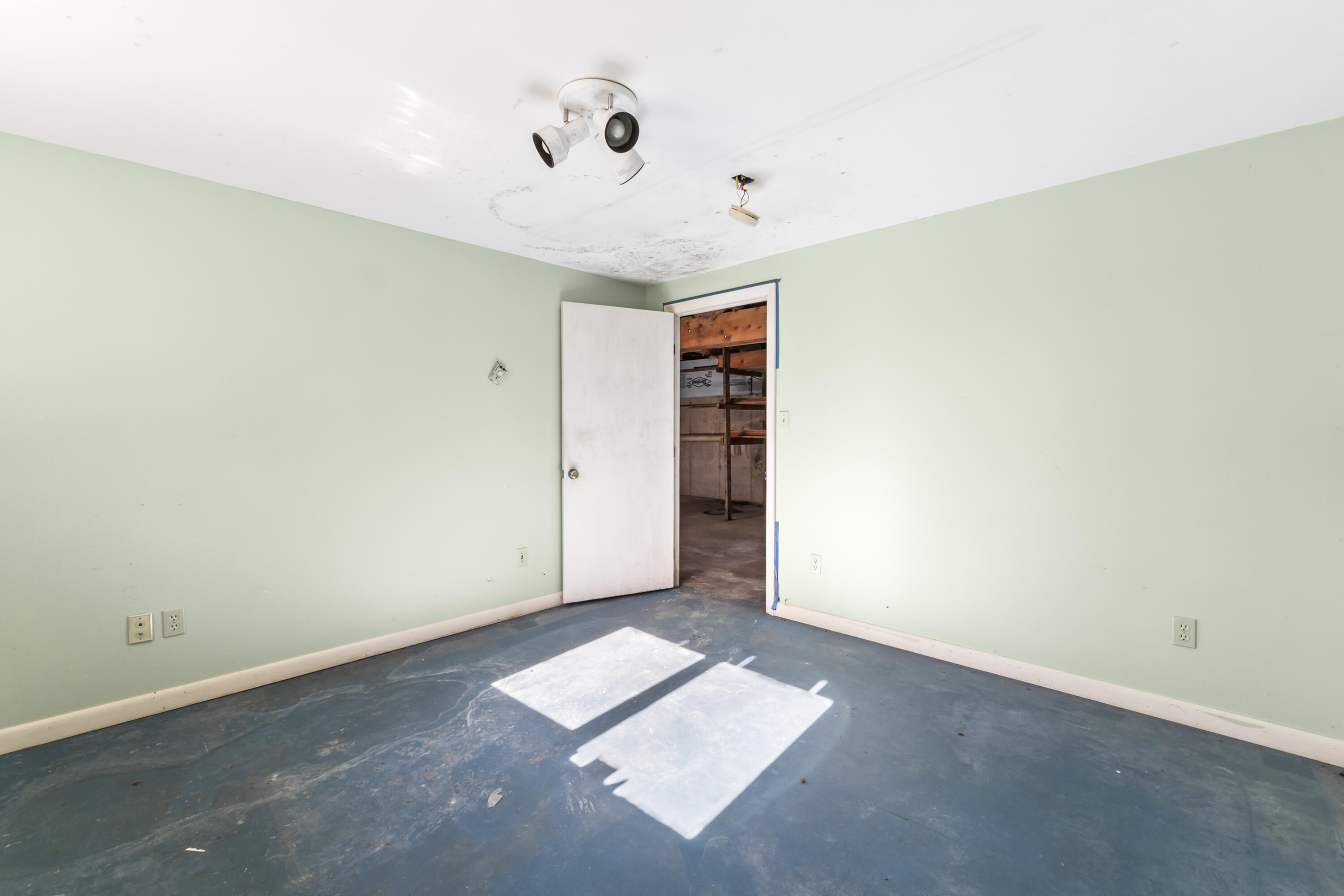 9 Shelter Drive Richmond ME 04357