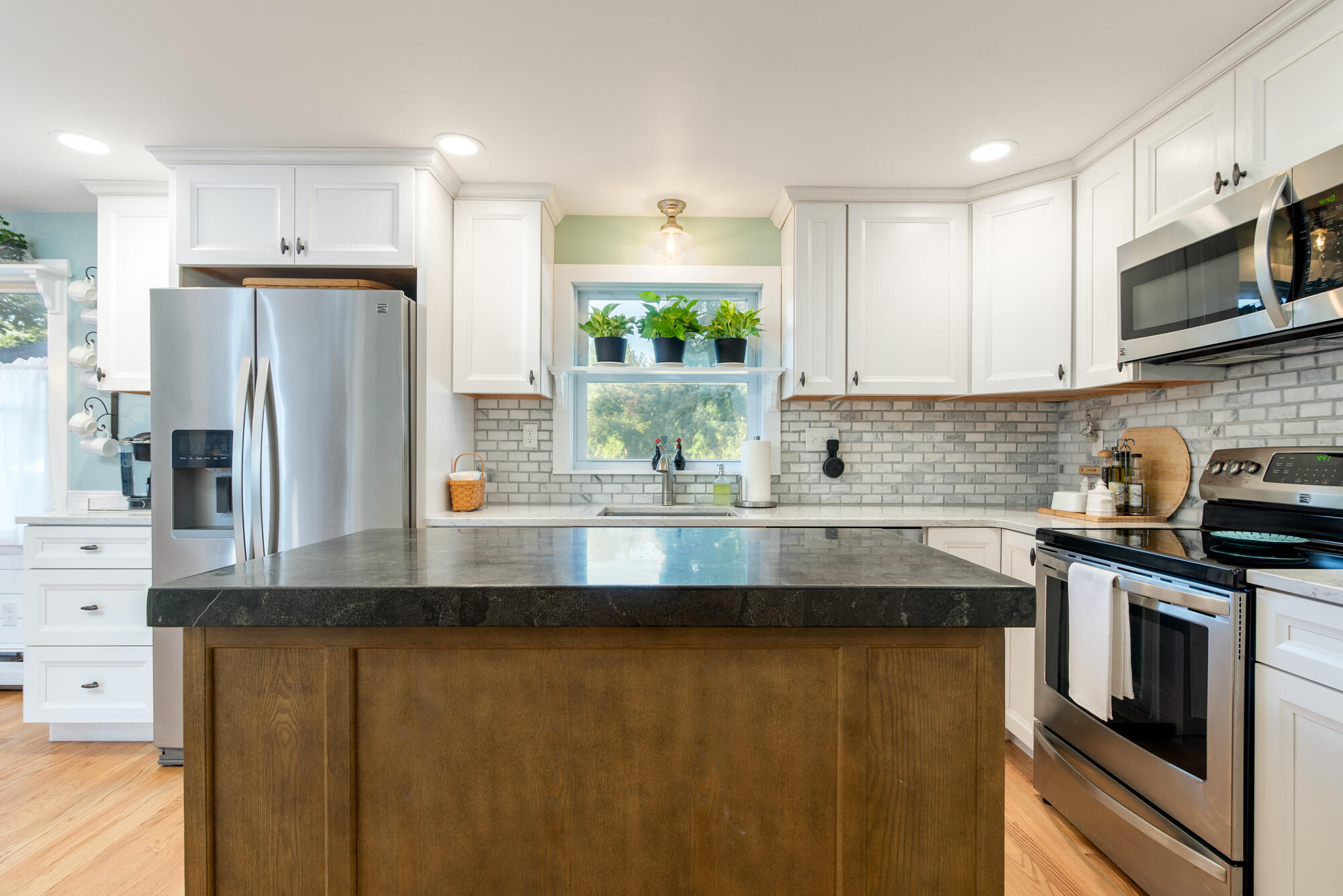 10 School Street Kittery ME 03904