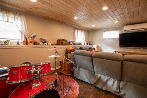 784 Eastern Avenue Holden ME 04429