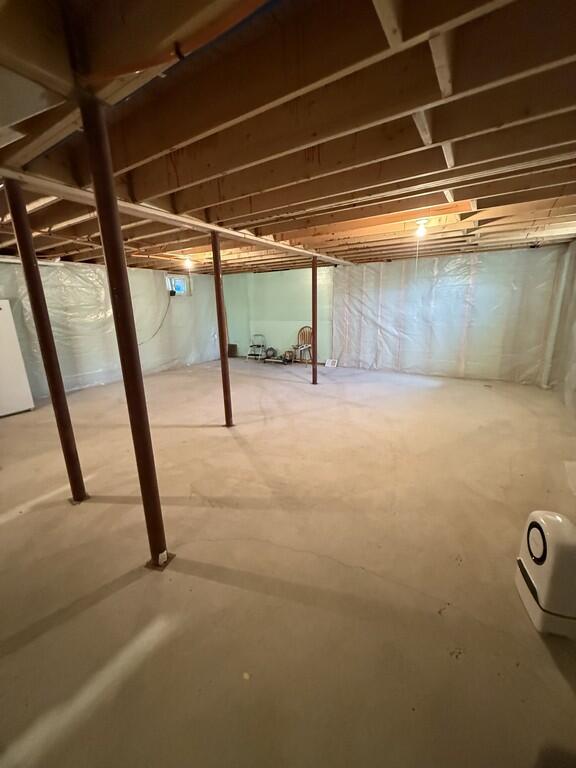 21 Pioneer Way Aurora ME 04408