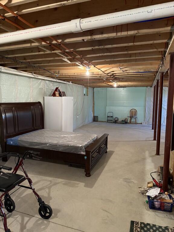 21 Pioneer Way Aurora ME 04408