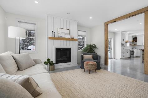 21 Renee Road Freeport ME 04032