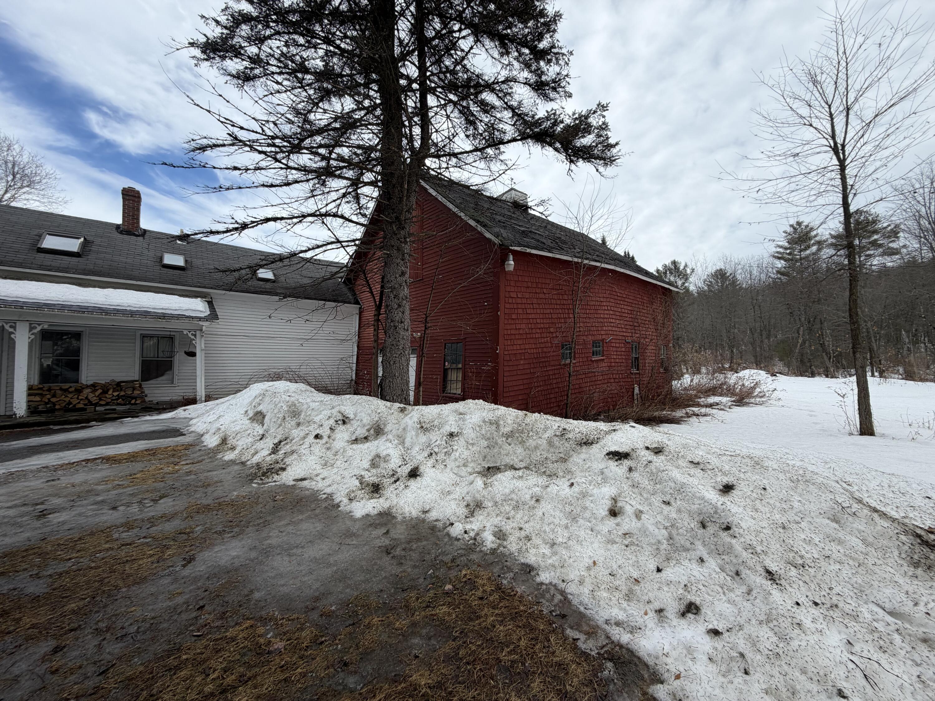 1779 River Road Clinton ME 04927