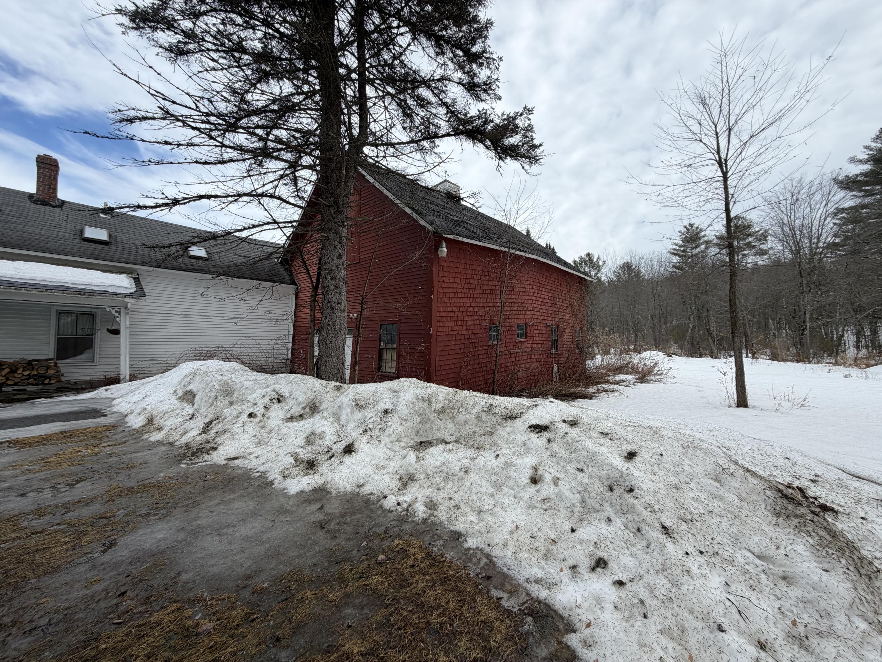 1779 River Road Clinton ME 04927