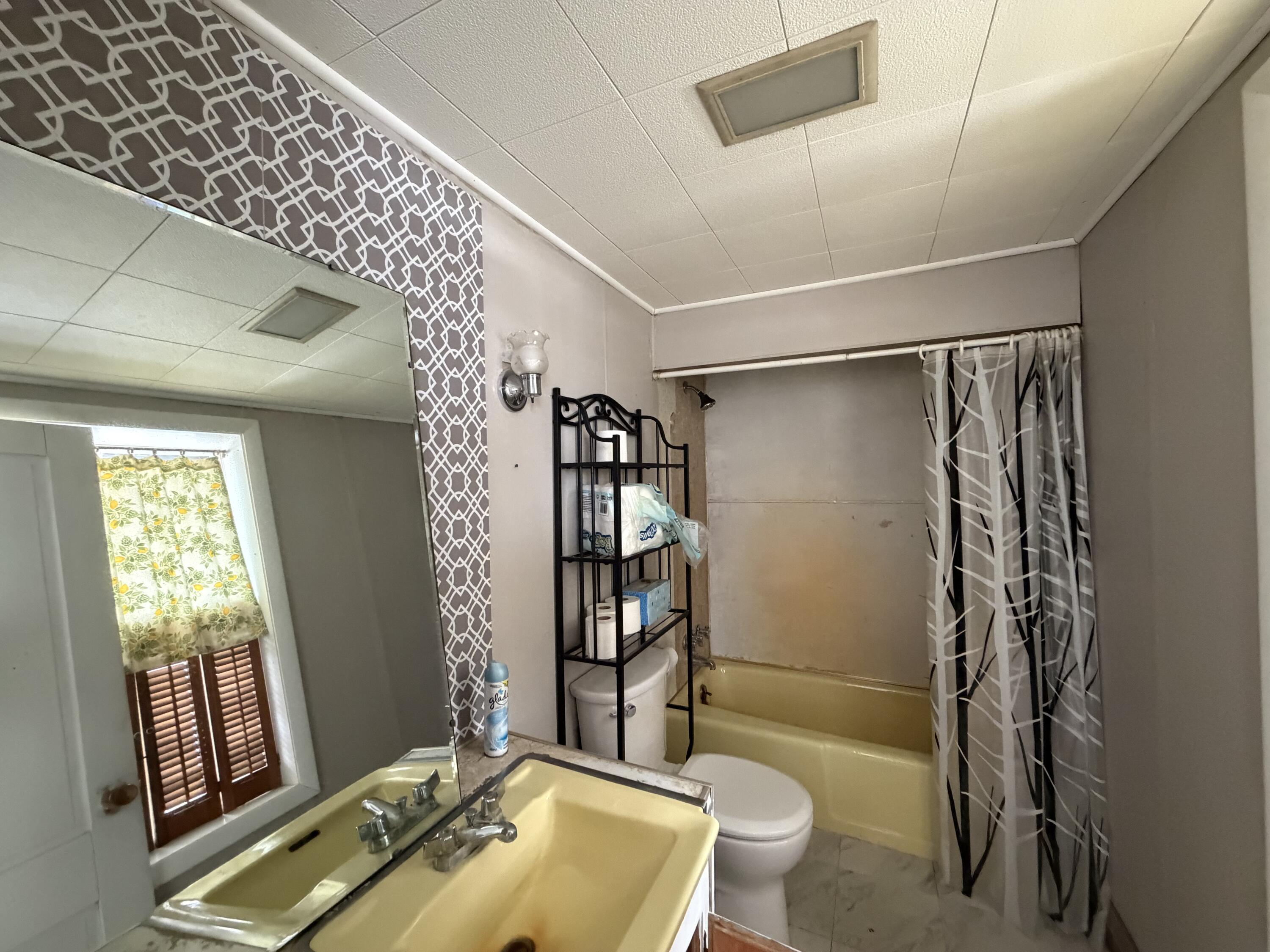 1779 River Road Clinton ME 04927