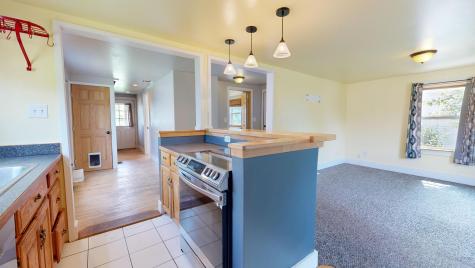 69 Roy Avenue Auburn ME 04210