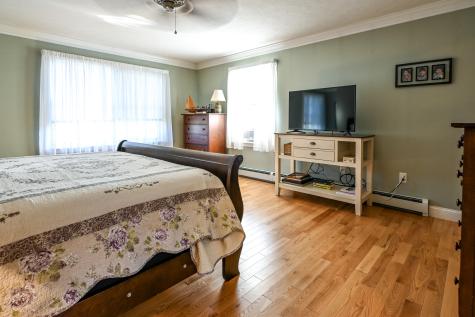 28 East Wind Drive Buxton ME 04093