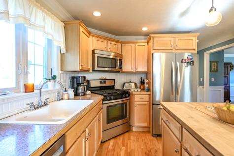 28 East Wind Drive Buxton ME 04093