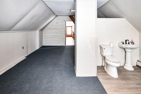 40 Pine Street Dixfield ME 04224