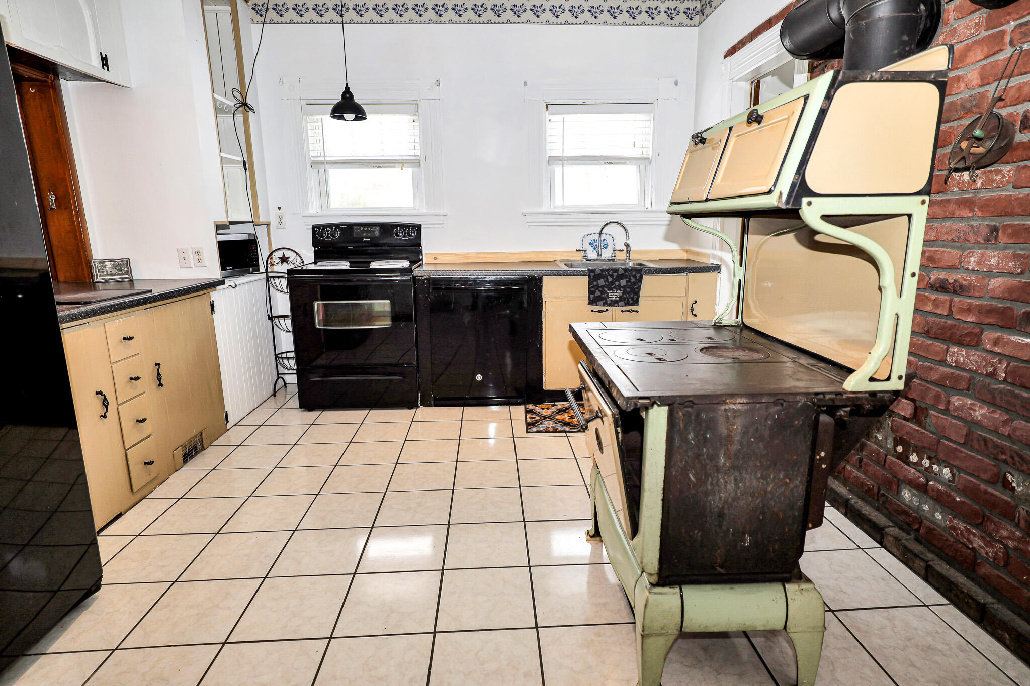 40 Pine Street Dixfield ME 04224