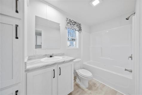 970 Gardiner Road Wiscasset ME 04578