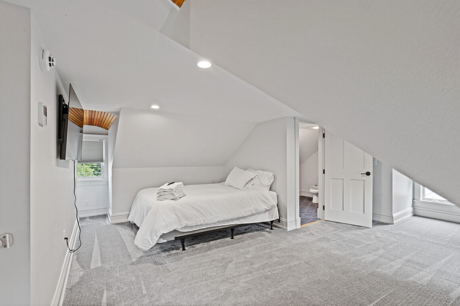 102 Main Street Belgrade ME 04917