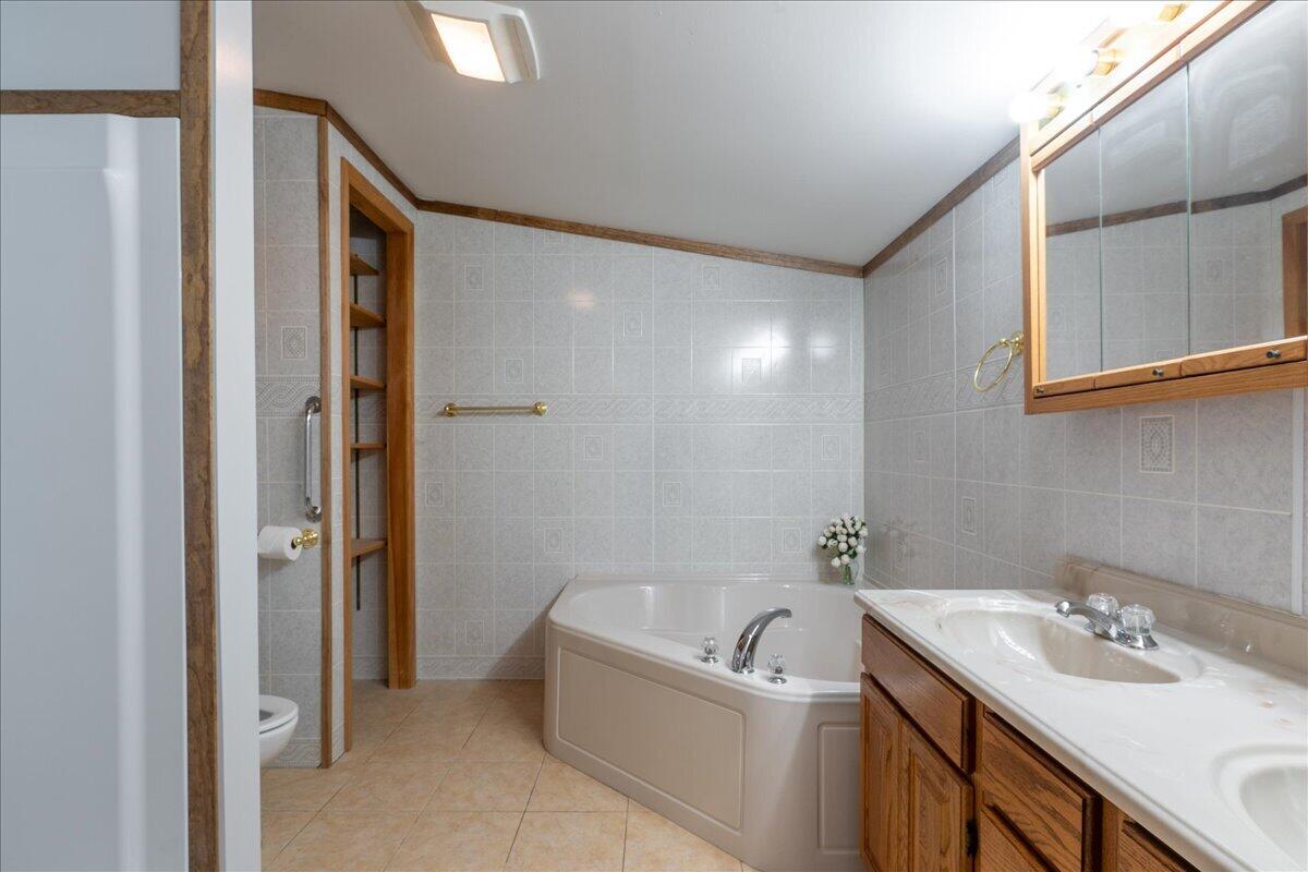 276 Violet Lane Waldoboro ME 04572