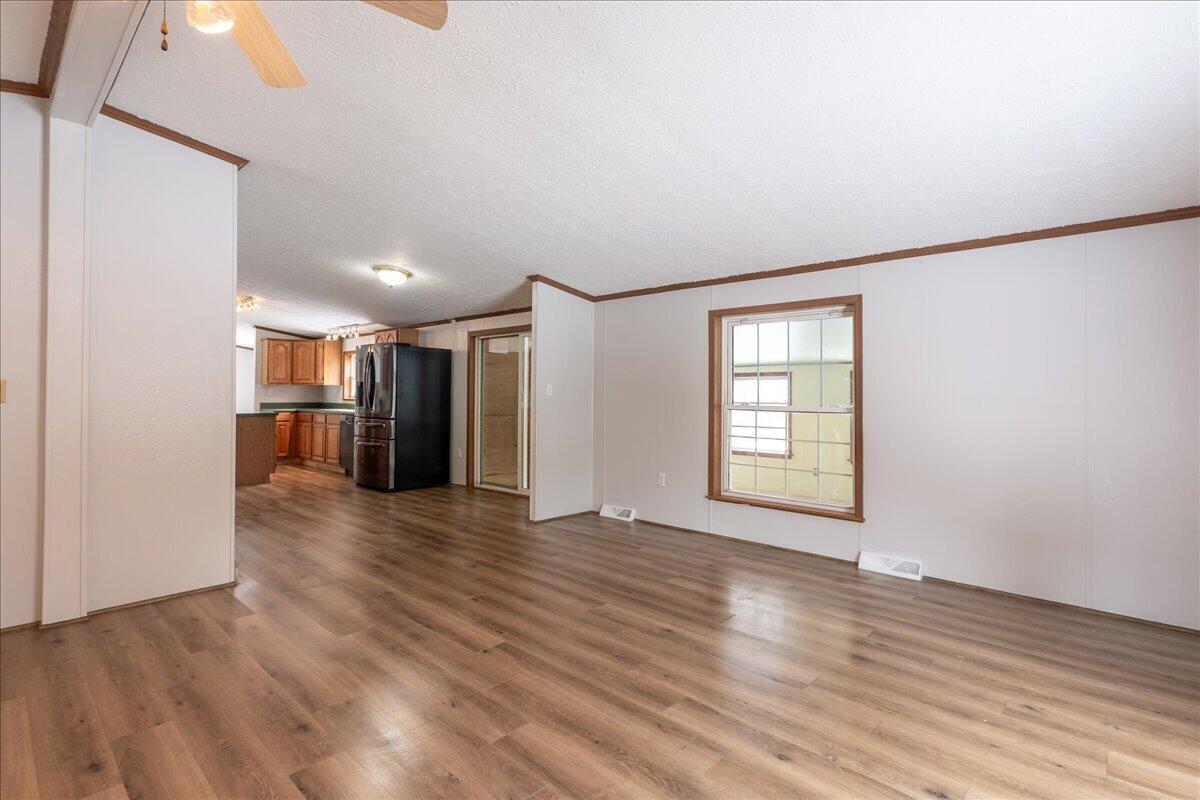 276 Violet Lane Waldoboro ME 04572