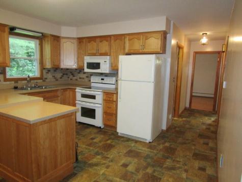 43 Mcarthur Avenue Lewiston ME 04240