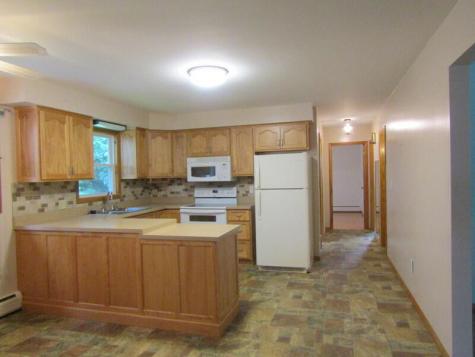 43 Mcarthur Avenue Lewiston ME 04240