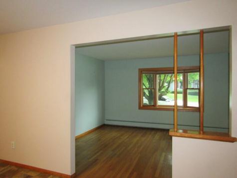 43 Mcarthur Avenue Lewiston ME 04240