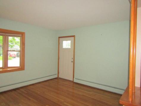 43 Mcarthur Avenue Lewiston ME 04240