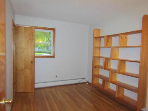43 Mcarthur Avenue Lewiston ME 04240