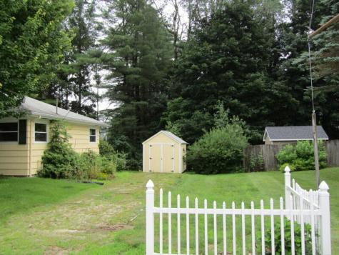 43 Mcarthur Avenue Lewiston ME 04240