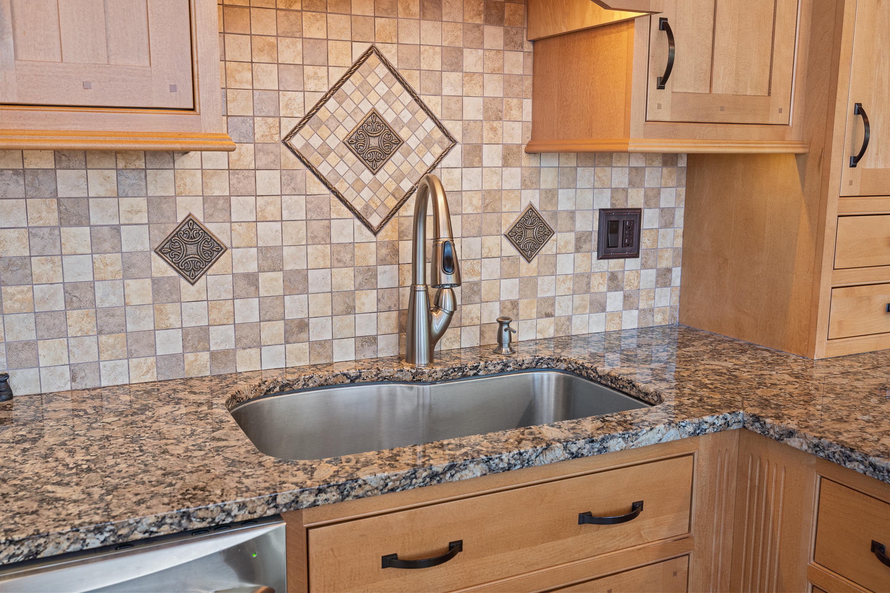 102 Musson Road Raymond ME 04071