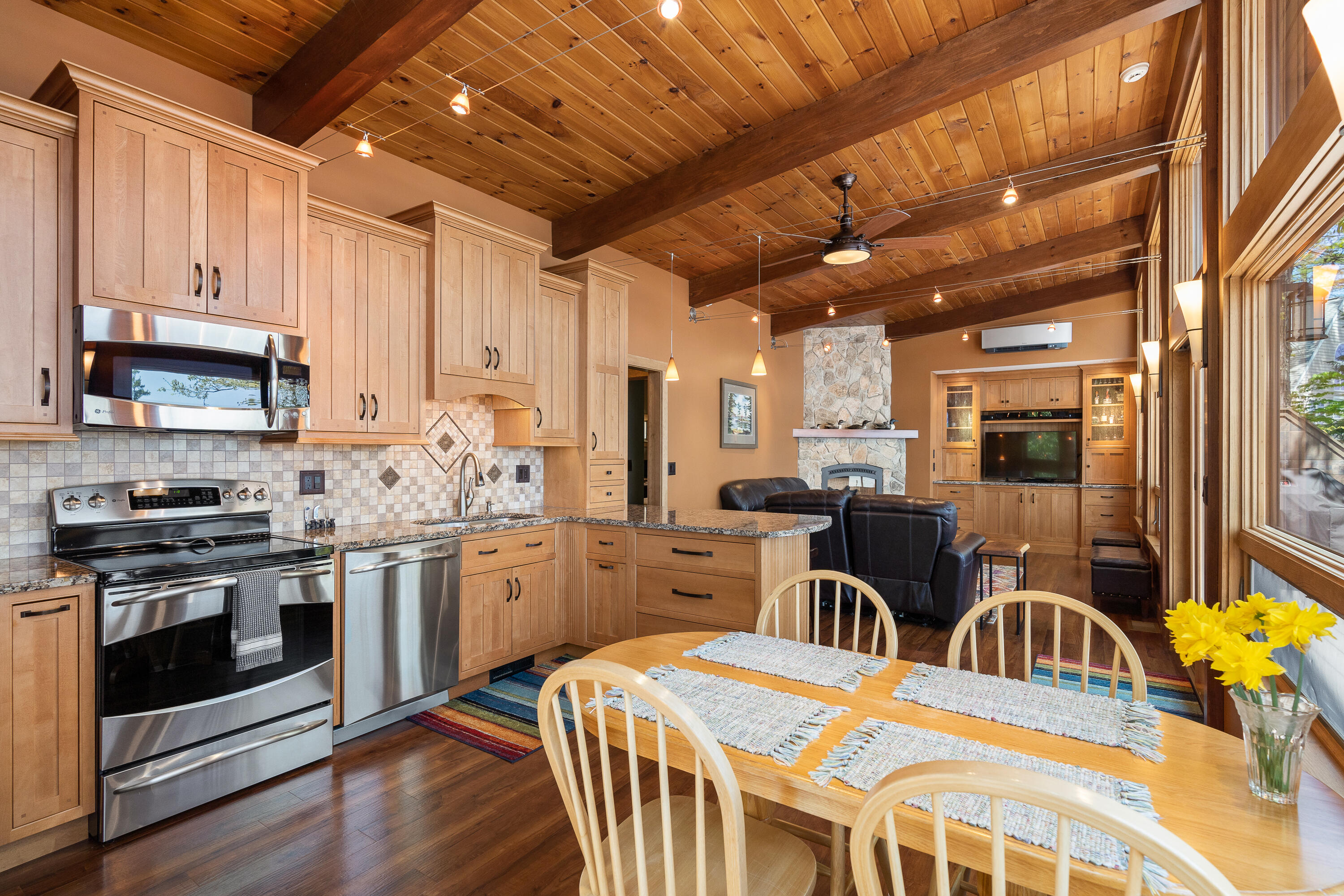 102 Musson Road Raymond ME 04071
