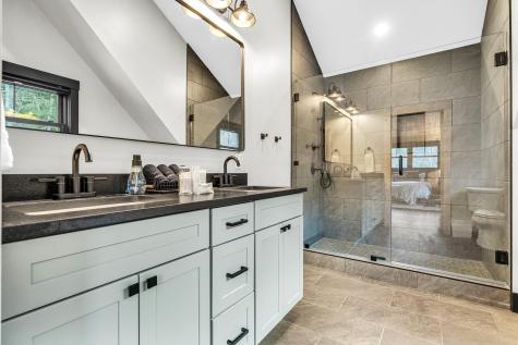 114 Valley View Road Newry ME 04261