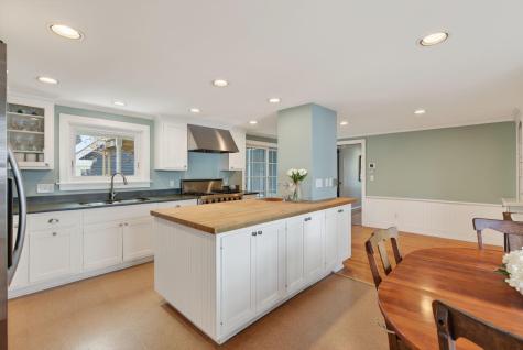 71 Myrtle Avenue South Portland ME 04106