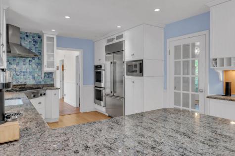162 Oakwood Drive Yarmouth ME 04096