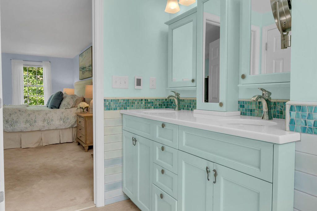 162 Oakwood Drive Yarmouth ME 04096