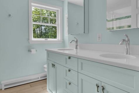 162 Oakwood Drive Yarmouth ME 04096