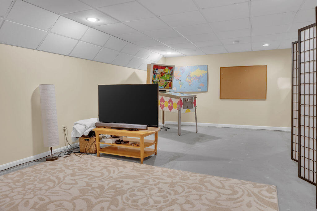 162 Oakwood Drive Yarmouth ME 04096