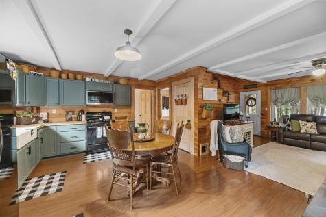 29 Cobb Cove Lincoln ME 04457