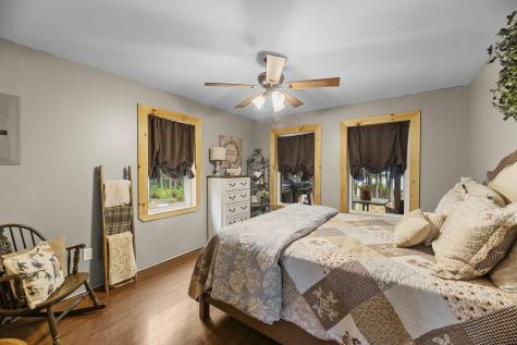 29 Cobb Cove Lincoln ME 04457