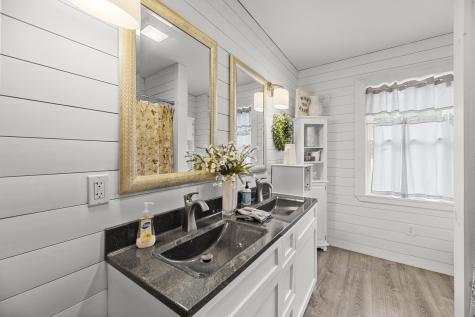 29 Cobb Cove Lincoln ME 04457