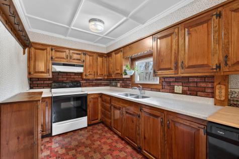 13 Grove Avenue Sanford ME 04073