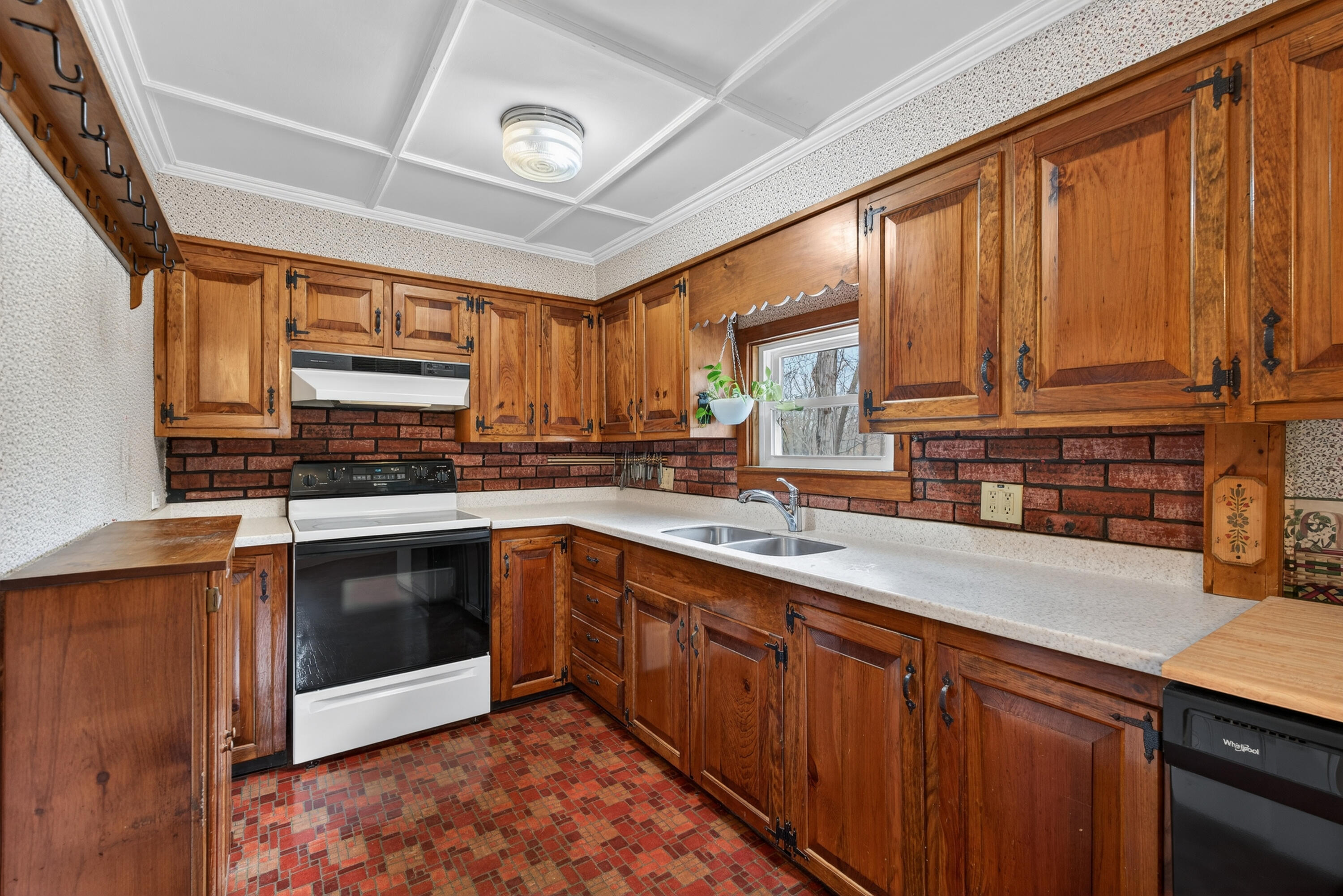13 Grove Avenue Sanford ME 04073
