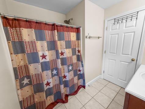 184 King Hill Road Naples ME 04055