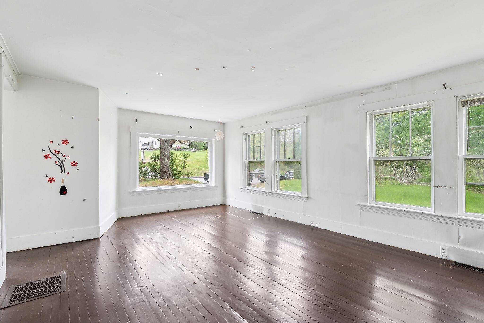 705 + 707 Maine Avenue Farmingdale ME 04344