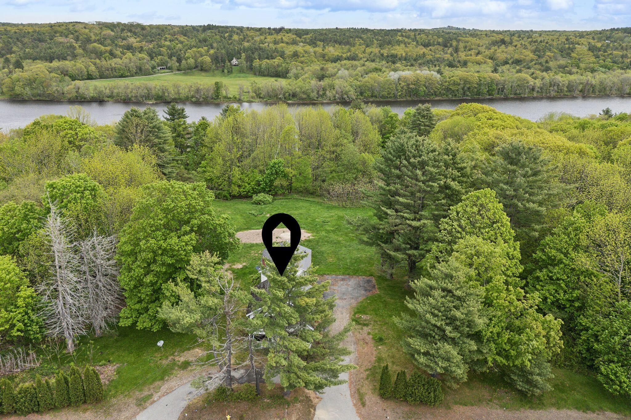 705 + 707 Maine Avenue Farmingdale ME 04344