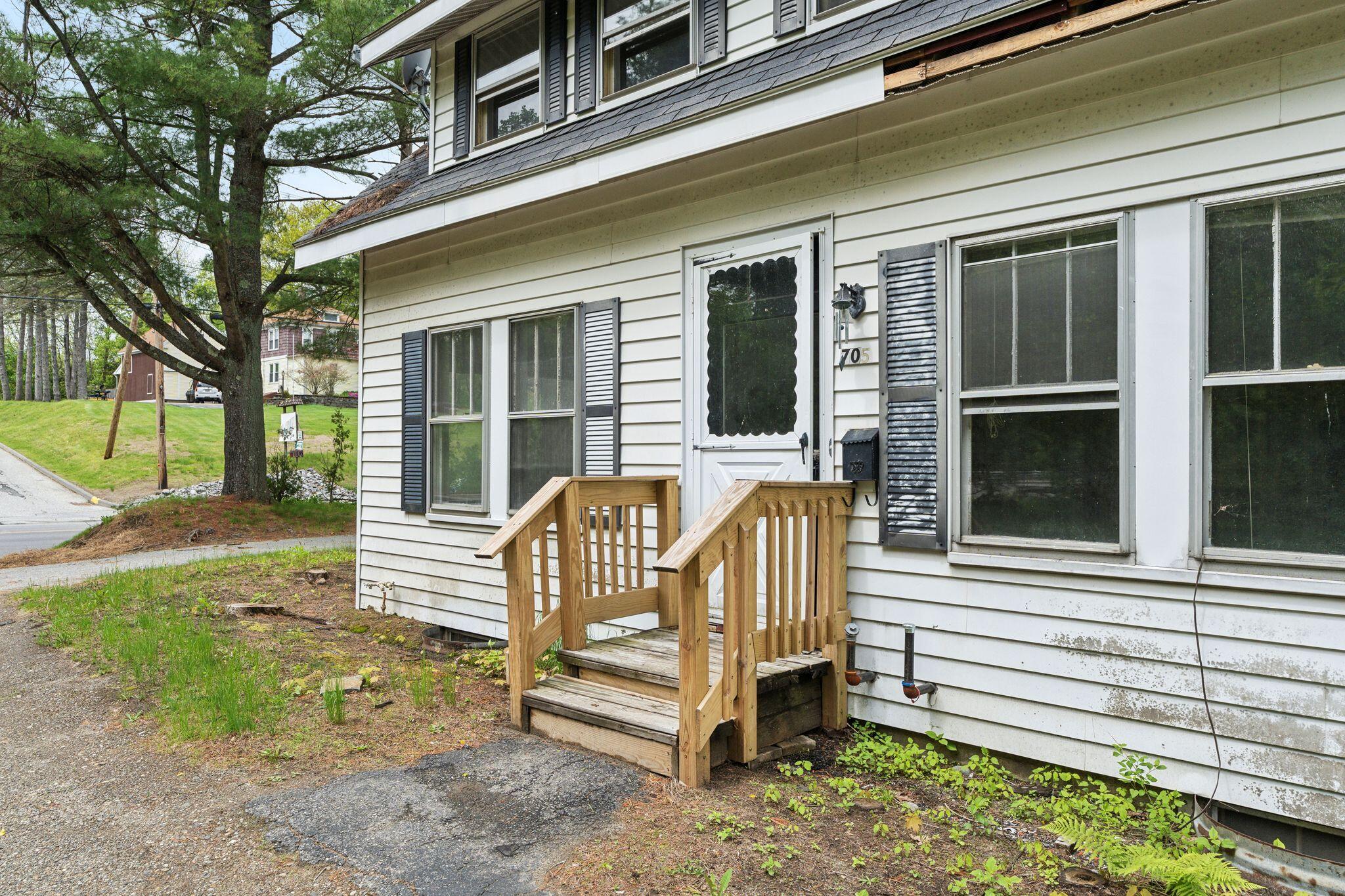 705 + 707 Maine Avenue Farmingdale ME 04344