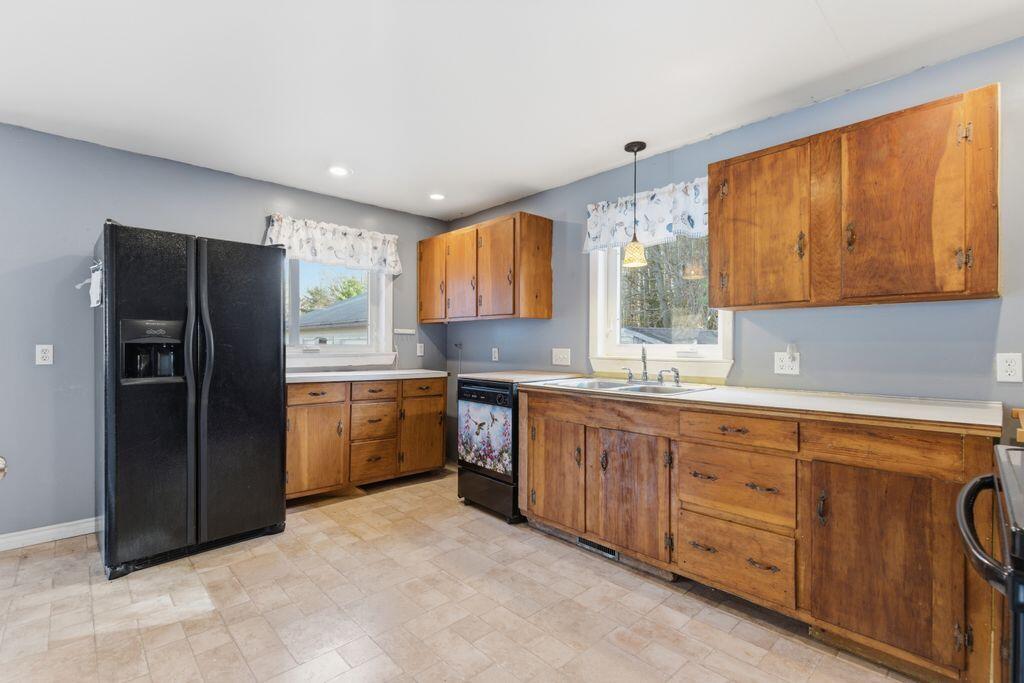 284 Log Cabin Road Arundel ME 04046