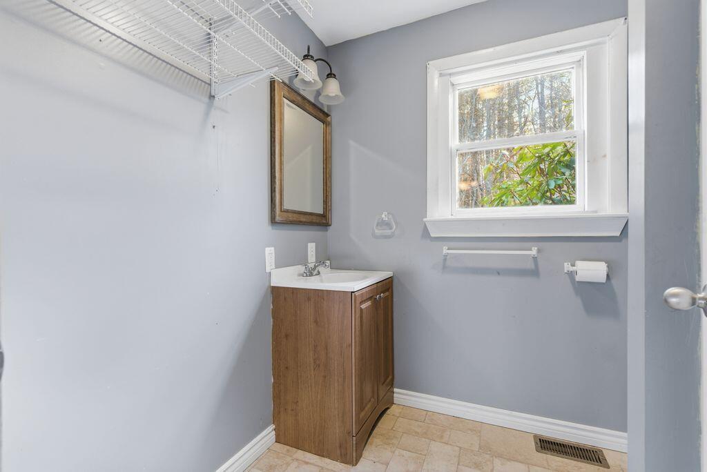 284 Log Cabin Road Arundel ME 04046
